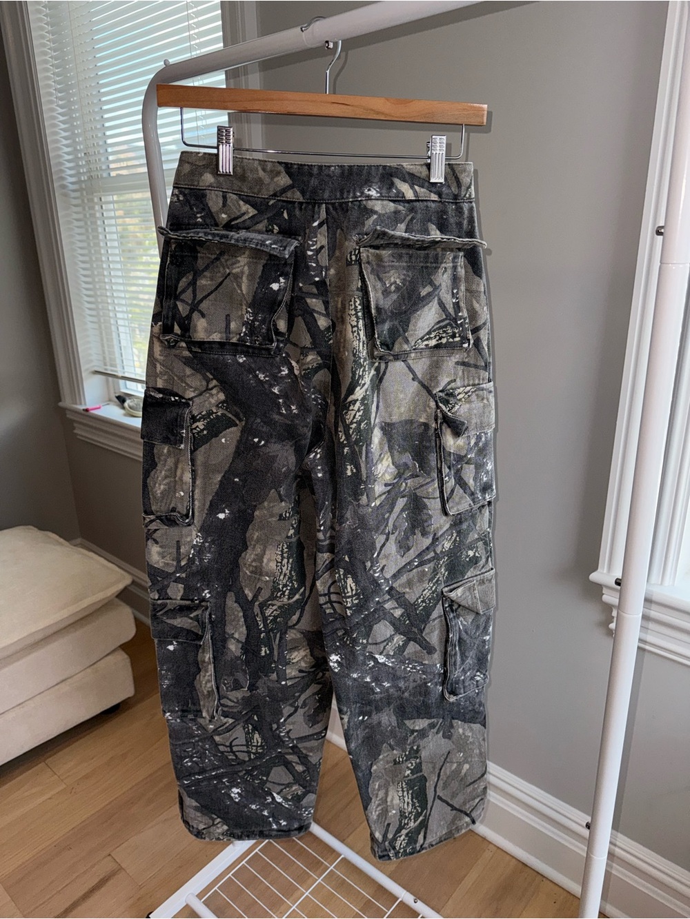 MANIERE DE VOIR Gray Paint-Splatter Cargos - Picture 3 of 5